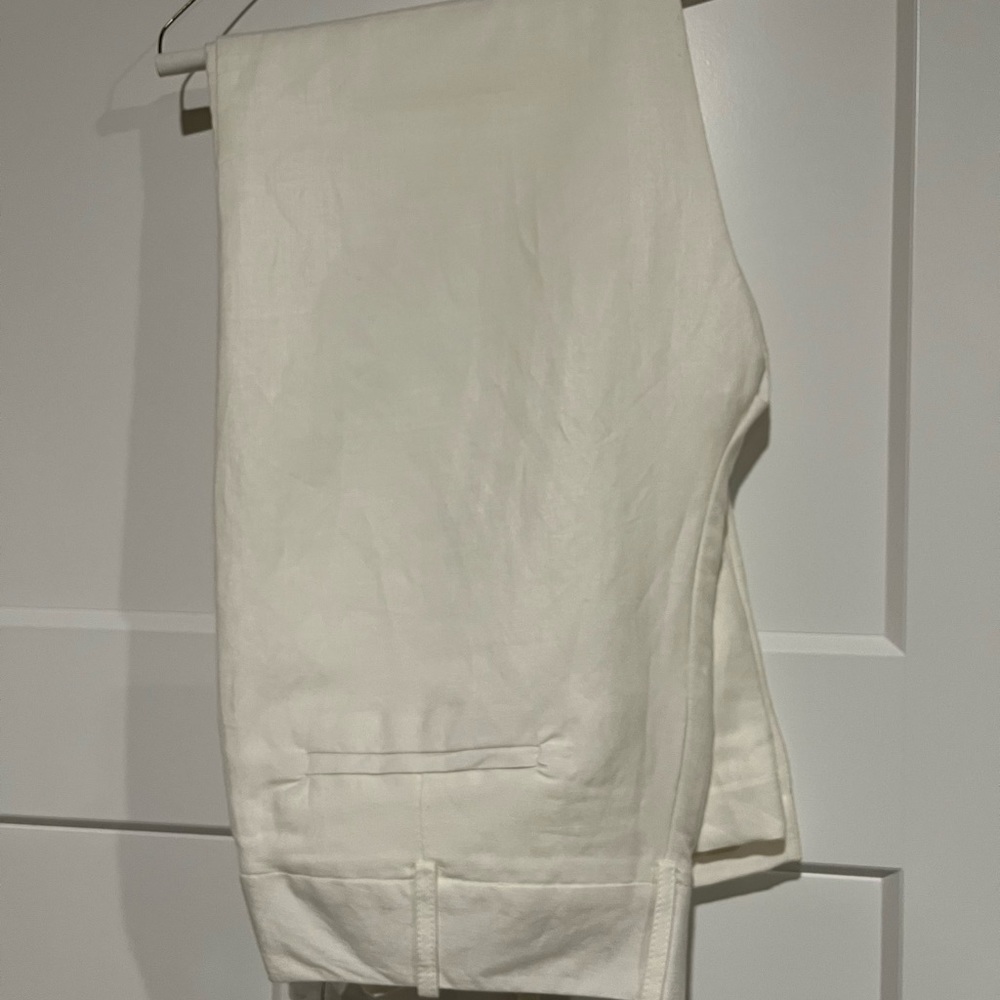 Lined white linen pants.